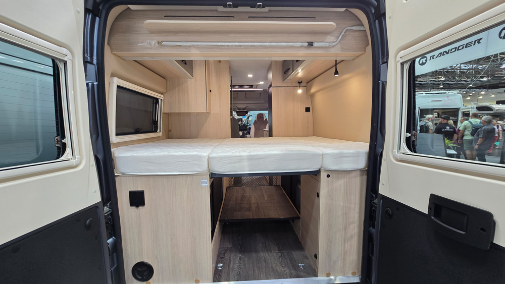 Unser Camper camper hinten bett