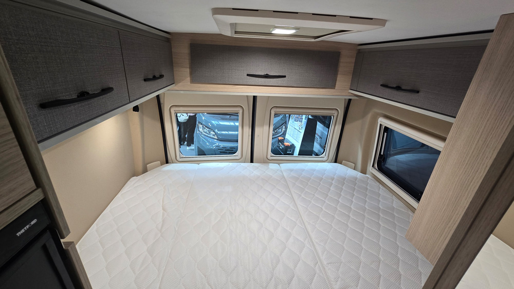 Unser Camper camper schlafen bett