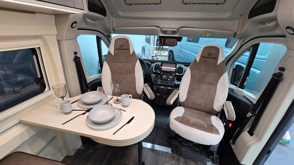 Unser Camper camper sitze und tisch