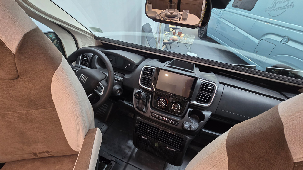 Unser Camper cockpit camper